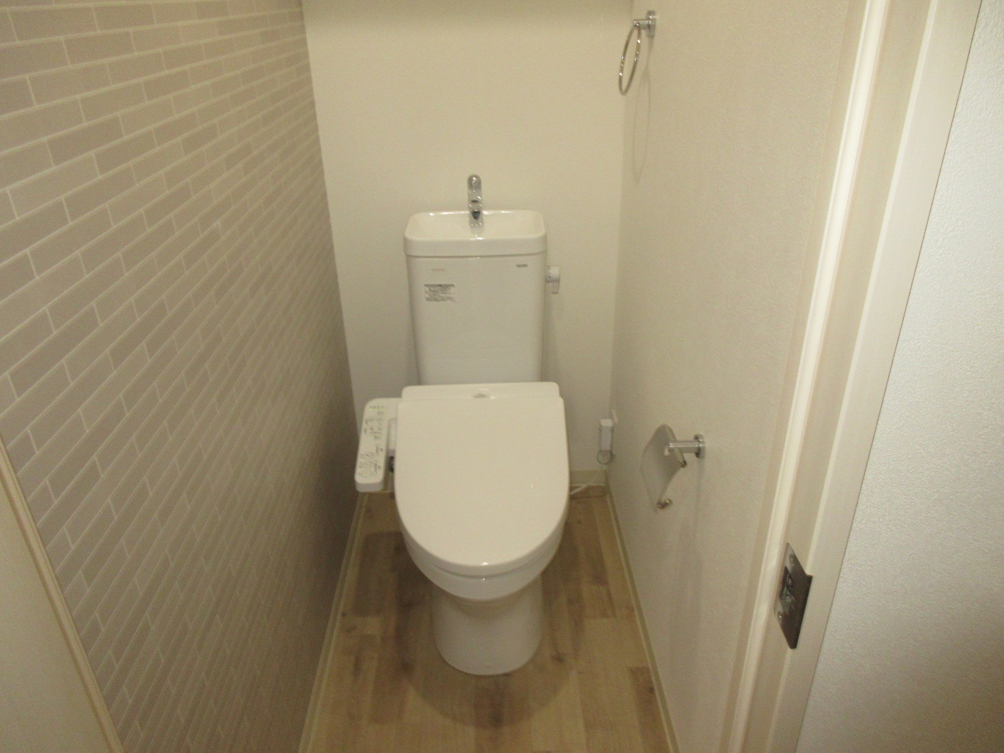 近鉄南大阪線 今川駅 徒歩10分 3階建 新築のトイレ写真