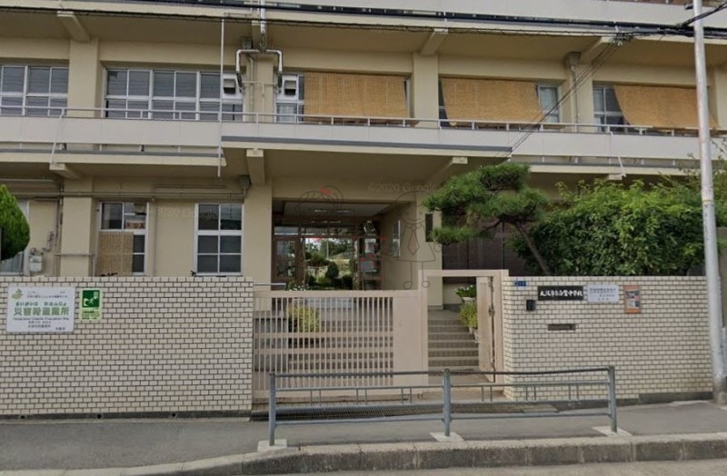中学校　白鷺中学校（中学校）まで700m