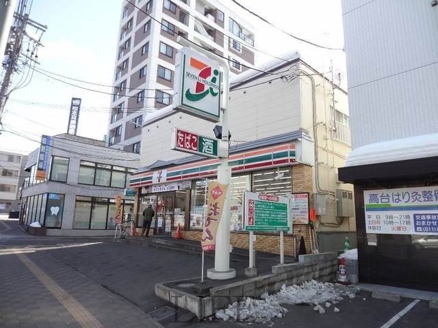 コンビニ　セブンイレブン札幌南平岸店（コンビニ）まで727m