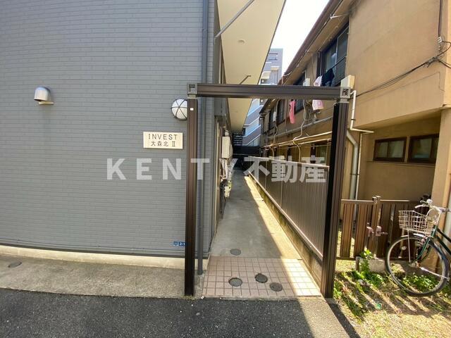 エントランス　落ち着いたエントランスです