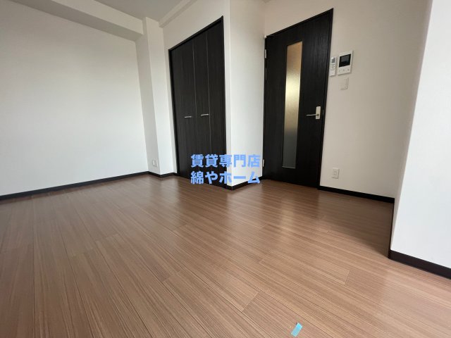 その他部屋・スペース　広くて明るい寝室