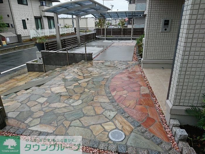 エントランス　庭