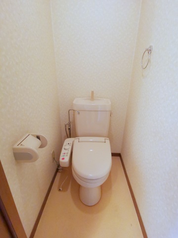 トイレ　温水洗浄暖房便座付き