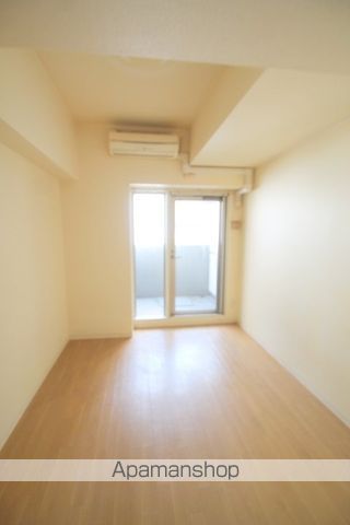 アメニティ心斎橋EASTの居間写真