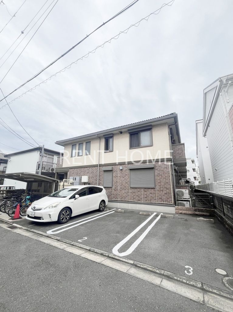 建物外観　鉄骨造　２階建