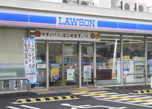 コンビニ　ローソン寝屋川河北西町店（コンビニ）まで682m