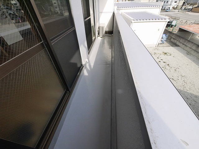 バルコニー　お洗濯にも便利なバルコニー付き