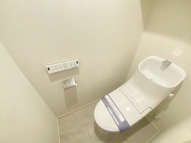 東京メトロ半蔵門線 半蔵門駅 徒歩3分 13階建 築8年のトイレ写真