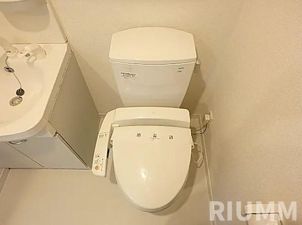 ＪＲ山手線 日暮里駅 徒歩7分 11階建 築18年のトイレ写真