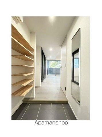 小田急線 豪徳寺駅 徒歩7分 5階建 築2年の玄関写真