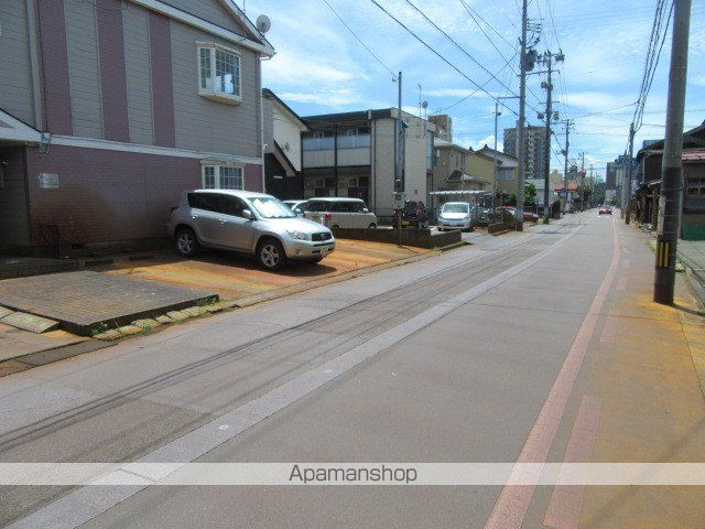 その他　前面道路（その他）まで0m