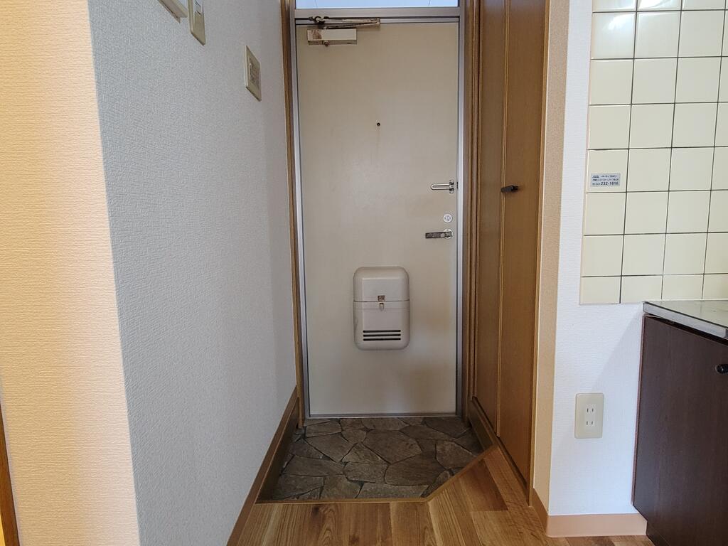 ハイデンス山手の玄関写真