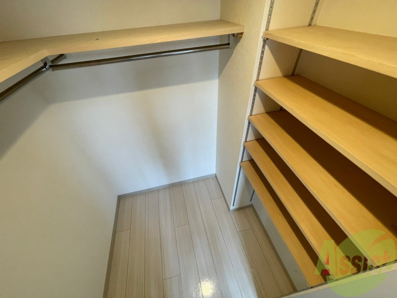収納　寝室の収納です。部屋がすっきり片付きます。