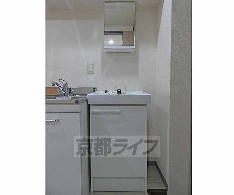 洗面設備　洗面台です