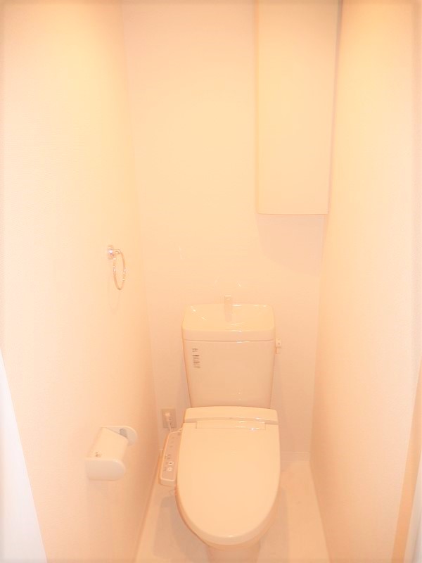 東京メトロ東西線 門前仲町駅 徒歩6分 5階建 築12年のトイレ写真