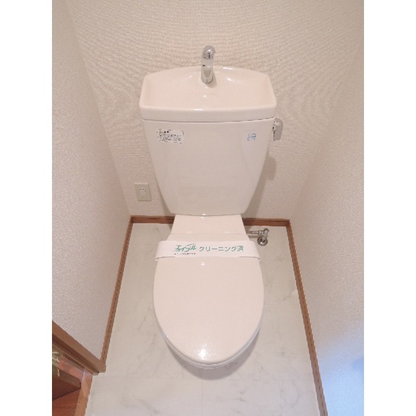 トイレ　清潔感のあるトイレです