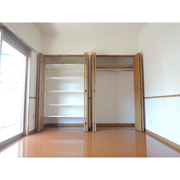 収納　お洋服が多い方でも楽々収納できます