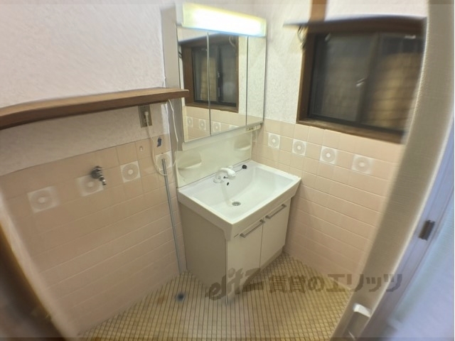 近鉄橿原線 田原本駅 徒歩22分 2階建 築46年の内装写真