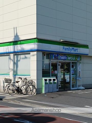 コンビニ　ファミリーマート（コンビニ）まで147m