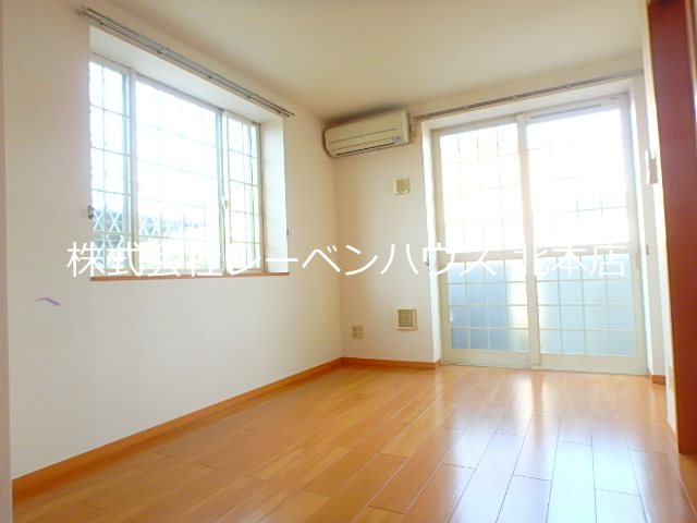 居室・リビング　同物件別部屋参考写真