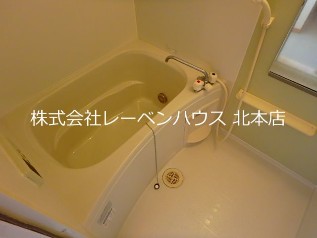 バス・シャワールーム　同物件別部屋参考写真