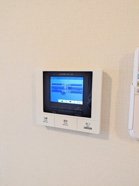 セキュリティ　ＴＶモニタ付ドアホン※別部屋参考写真です。