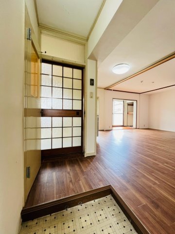 大蔵谷住宅の玄関写真