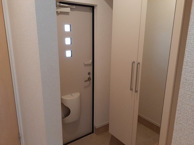 玄関　落ち着いた玄関です