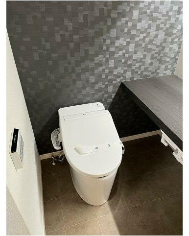 トイレ　落ち着いた色調のトイレです♪