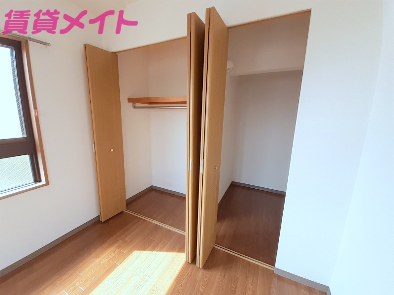 収納　同タイプのお部屋のお写真になります。