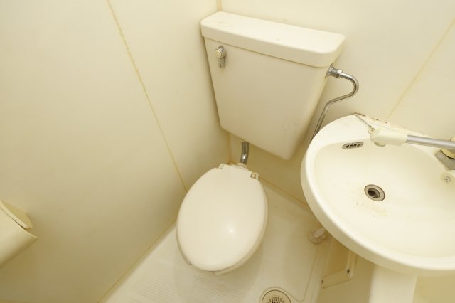 京成本線 京成高砂駅 徒歩4分 5階建 築38年のトイレ写真