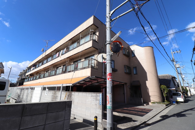 建物外観　ロイヤル八尾