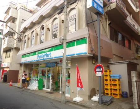 コンビニ　ファミリーマート大宮公園前店（コンビニ）まで681m