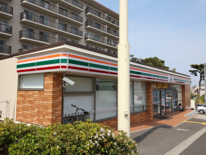 コンビニ　セブンイレブン（コンビニ）まで360m