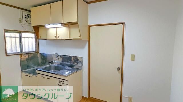 玄関　キッチン