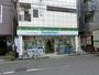 コンビニ　ファミリーマート（コンビニ）まで400m