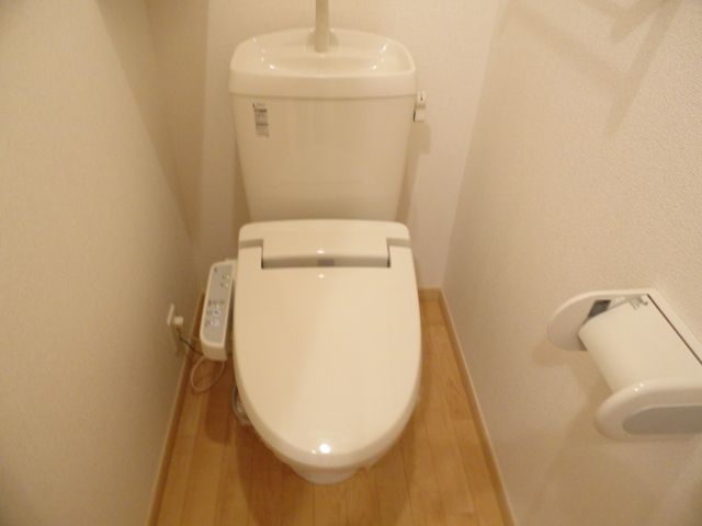 エクセル ウイングのトイレ写真
