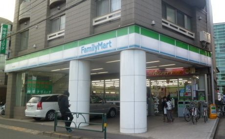 コンビニ　ファミリーマート（コンビニ）まで450m