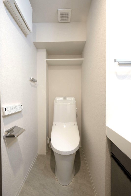 都営新宿線 住吉駅 徒歩9分 8階建 築1年のトイレ写真