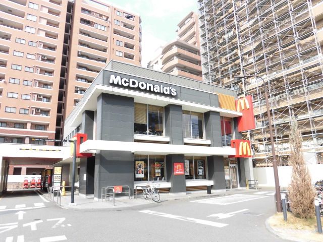 飲食店　マクドナルド薬院店（飲食店）まで942m