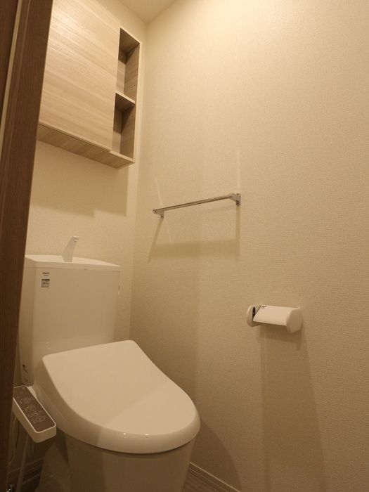 小田急江ノ島線 鶴間駅 徒歩9分 3階建 築3年のトイレ写真