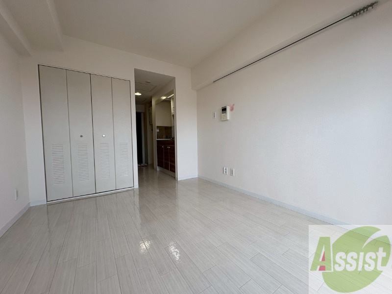 その他部屋・スペース　こちらのお部屋は光が差し込む、温かみのあるお部屋です。