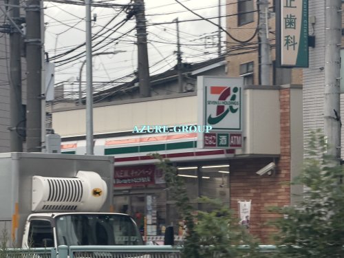 コンビニ　セブンイレブン横浜東白楽駅南店（コンビニ）まで194m