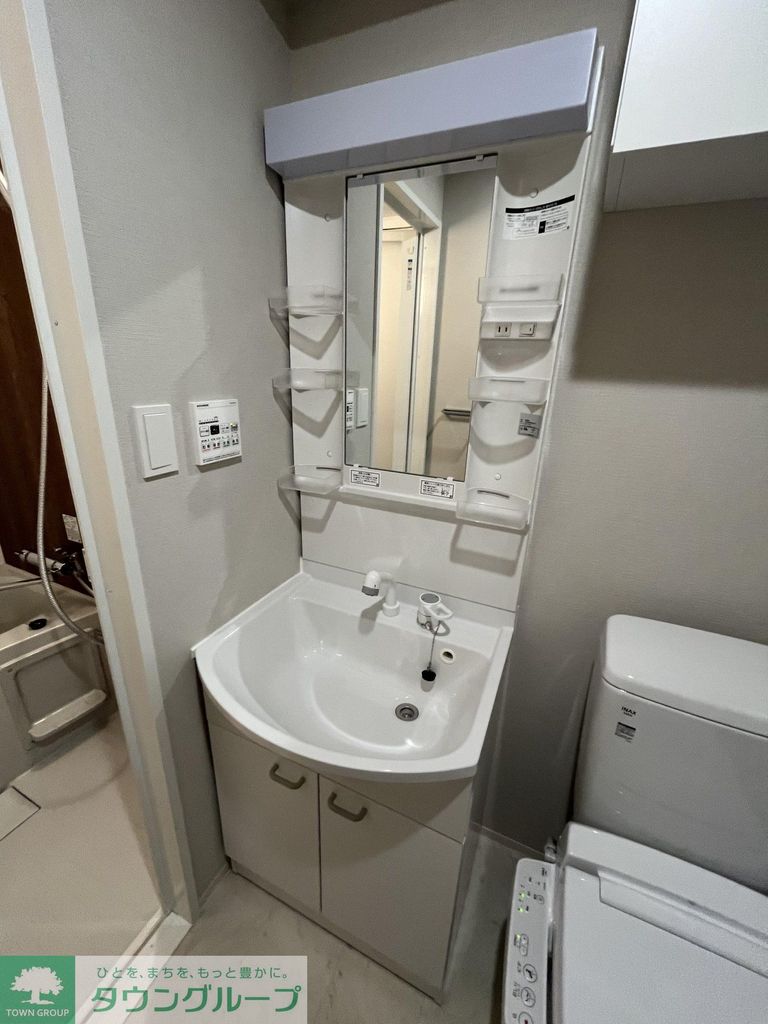 洗面設備　※部屋ごとに内装が異なる場合がございます。