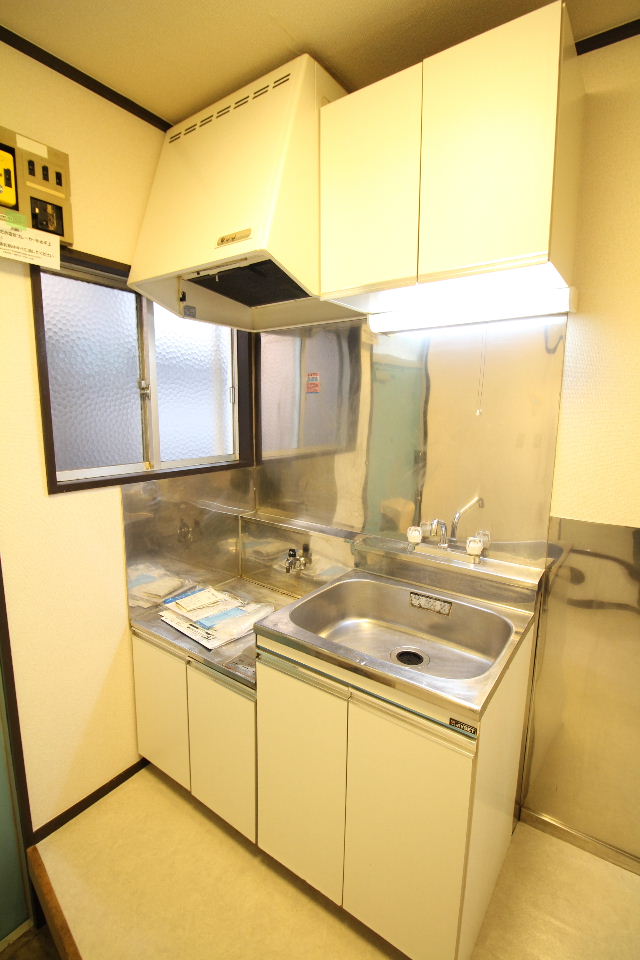 キッチン　給湯・ガスコンロ設置可能