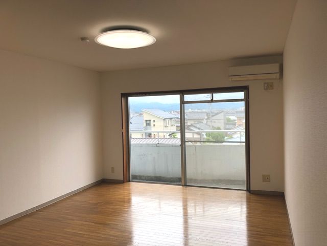 居室・リビング　洋室10帖　・・・同タイプのお部屋