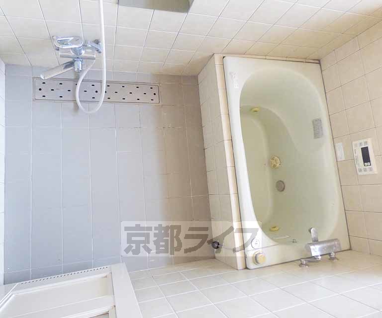 バス・シャワールーム　清潔感があります