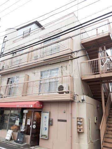 足立区西新井本町のマンションの建物外観