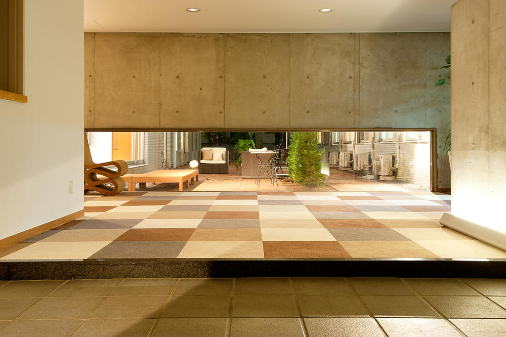 玄関　デザイナーズ物件ですので大変おしゃれです！