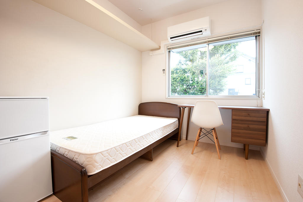 居室・リビング　個室には家具家電付きです！外すこともできます！